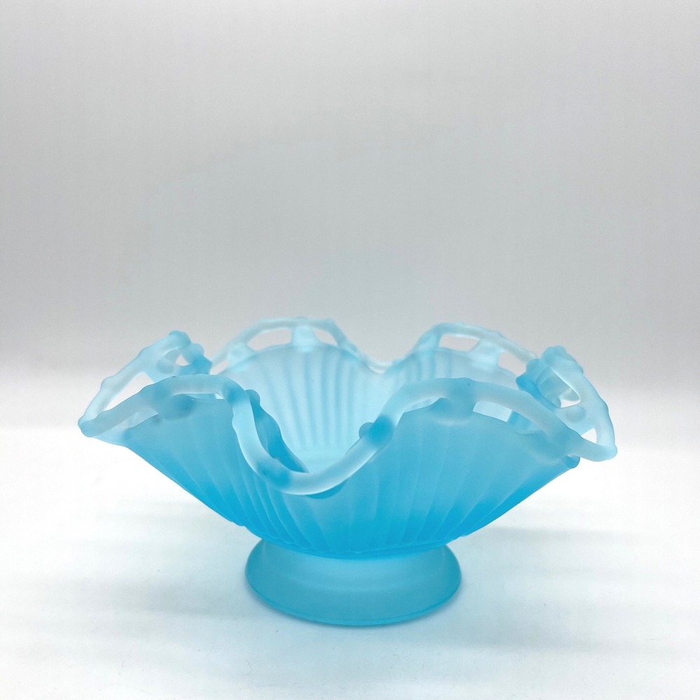 Vintage Westmoreland Frosted Blue Glass Candy‎ Dish Ruffled Edge Pedestal Bowl